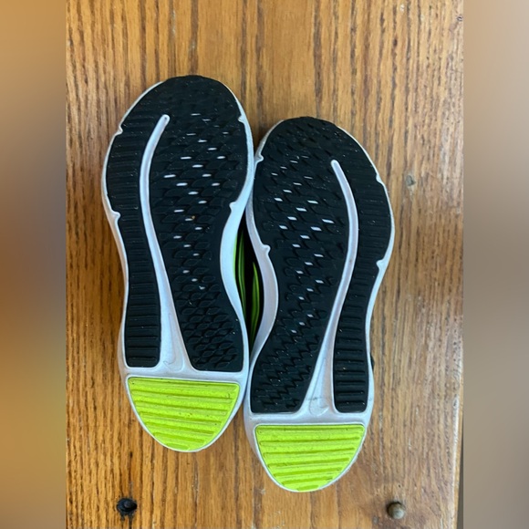 Nike Cosmic Runner - Picture 5 of 6